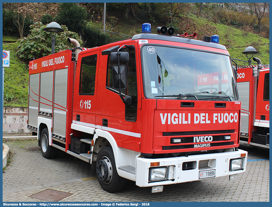 VF 19986
Corpo Nazionale Vigili del Fuoco
Iveco Magirus CityEuroFire
100E21 I serie
Ricondizionato Fortini S.r.l.
Parole chiave: VVF;V.V.F.;Corpo;Nazionale;Vigili;del;Fuoco;AutoPompaSerbatoio;APS;A.P.S.;Iveco;Magirus;EuroFire;100E21;Fortini