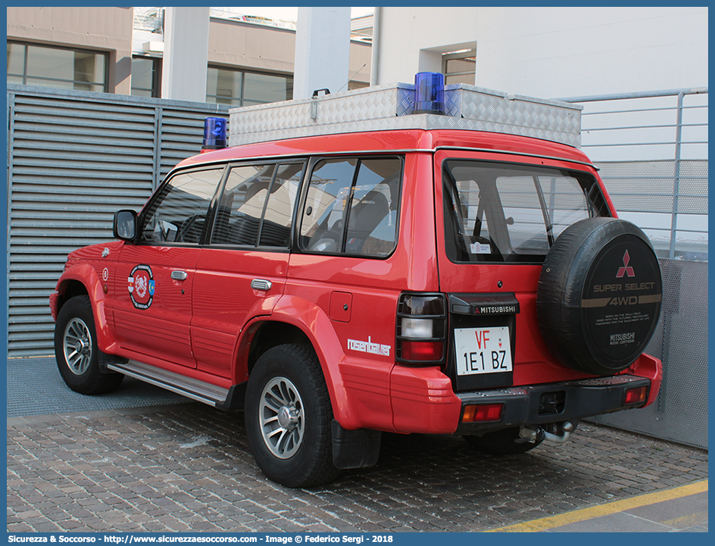 VF 1E1 BZ
Vigili del Fuoco Volontari Gries
Freiwillige Feuerwehr Gries
Mitsubishi Pajero LWB II serie
Parole chiave: VF;VFV;V.F.;V.F.V.;Vigili;Fuoco;Volontari;Freiwillige;Feuerwehr;Gries;Mitsubishi;Pajero;LWB