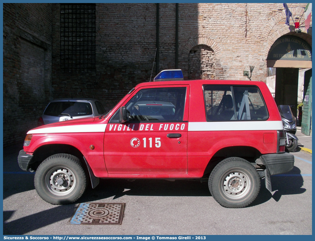 VF 20771
Corpo Nazionale Vigili del Fuoco
Mitsubishi Pajero SWB II serie
Parole chiave: VVF;V.V.F.;Corpo;Nazionale;Vigili;del;Fuoco;Mitsubishi;Pajero;SWB