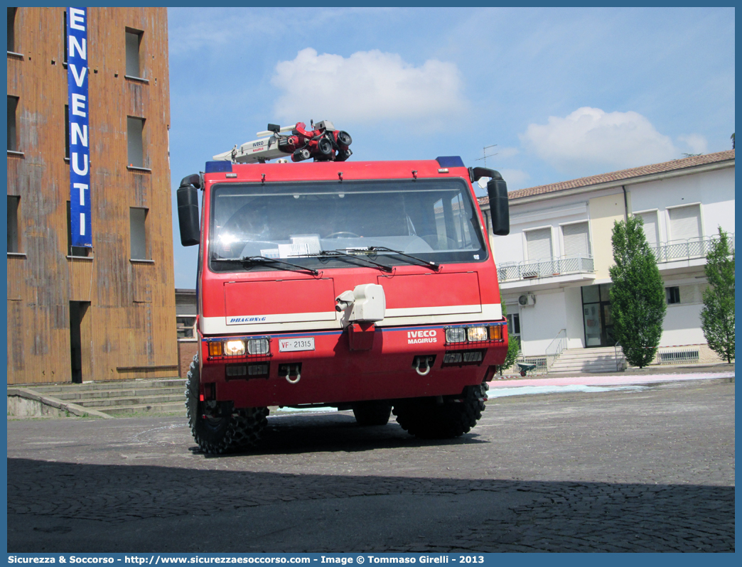 VF 21315
Corpo Nazionale Vigili del Fuoco
Nucleo Aeroportuale
Iveco Magirus Dragon X6
Parole chiave: VVF;V.V.F.;Corpo;Nazionale;Vigili;del;Fuoco;Iveco;Magirus;Dragon;X6;X 6;Aeroportuale