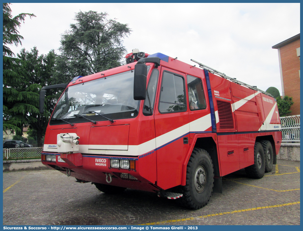 VF 21315
Corpo Nazionale Vigili del Fuoco
Nucleo Aeroportuale
Iveco Magirus Dragon X6
Parole chiave: VVF;V.V.F.;Corpo;Nazionale;Vigili;del;Fuoco;Iveco;Magirus;Dragon;X6;X 6;Aeroportuale