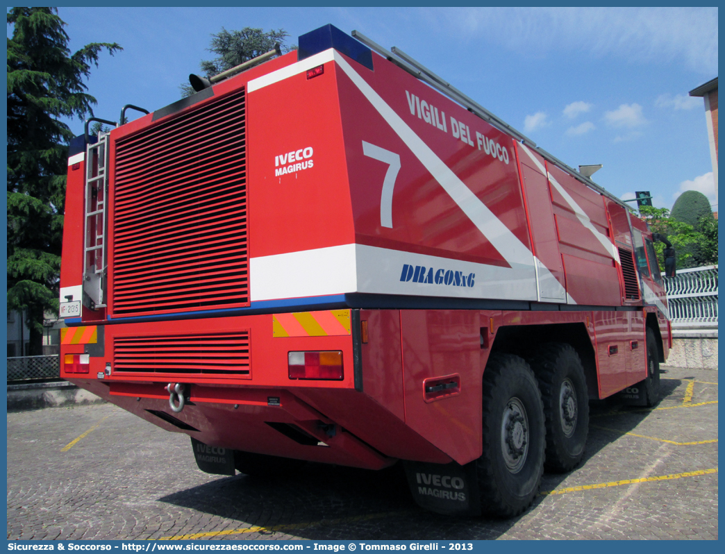 VF 21315
Corpo Nazionale Vigili del Fuoco
Nucleo Aeroportuale
Iveco Magirus Dragon X6
Parole chiave: VVF;V.V.F.;Corpo;Nazionale;Vigili;del;Fuoco;Iveco;Magirus;Dragon;X6;X 6;Aeroportuale