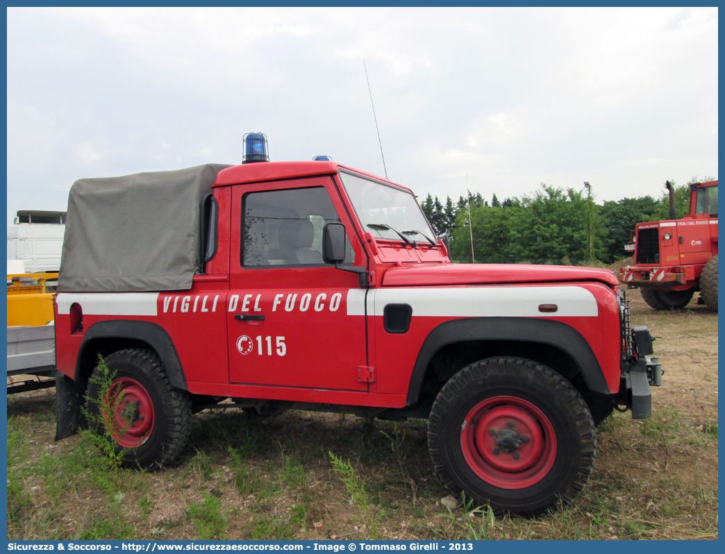 VF 22347
Corpo Nazionale Vigili del Fuoco
Land Rover Defender 90 Pick Up
Parole chiave: VVF;V.V.F.;Corpo;Nazionale;Vigili;del;Fuoco;Land Rover;Defender;90