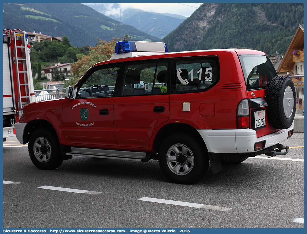 VF 228 BZ
Vigili del Fuoco Volontari Rio di Pusteria
Freiwillige Feuerwehr Mühlbach
Toyota Land Cruiser VI serie
Parole chiave: VFV;V.F.V.;Vigili;Fuoco;Volontari;Freiwillige;Feuerwehr;Rio;di;Pusteria;Mühlbach;Toyota;Land;Cruiser