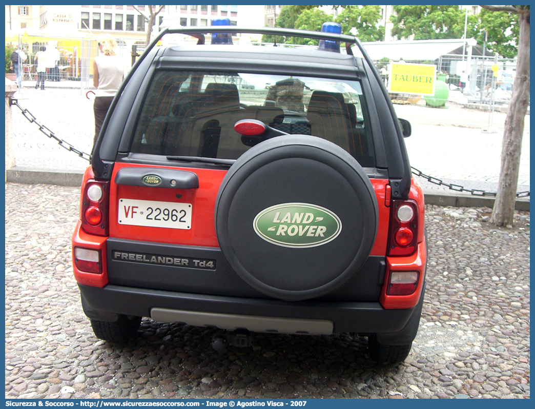 VF 22962
Vigili del Fuoco
Regione Autonoma Valle d'Aosta
Land Rover Freelander I serie restyling
Parole chiave: VVF;V.V.F.;Vigili;del;Fuoco;Regione;Autonoma;Valle;Aosta;Land Rover;Freelander