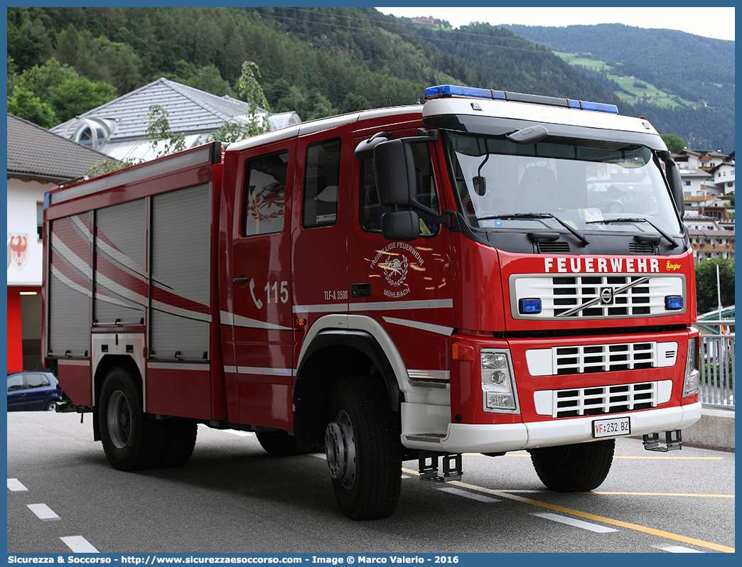 VF 232 BZ
Vigili del Fuoco Volontari Rio di Pusteria
Freiwillige Feuerwehr Mühlbach
Volvo FM 420 4x4 II serie
Allestitore Ziegler Italiana GmbH
Parole chiave: VFV;V.F.V.;Vigili;Fuoco;Volontari;Freiwillige;Feuerwehr;Rio;di;Pusteria;Mühlbach;Volvo;FM;420;4x4;Ziegler