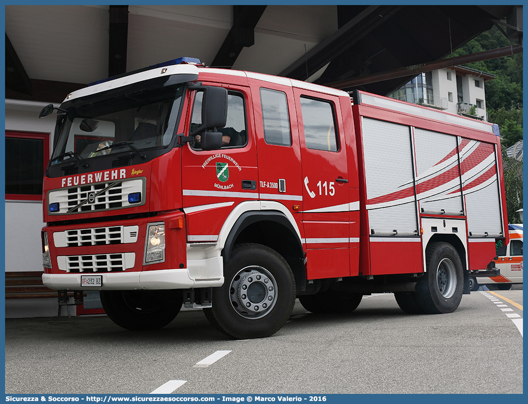 VF 232 BZ
Vigili del Fuoco Volontari Rio di Pusteria
Freiwillige Feuerwehr Mühlbach
Volvo FM 420 4x4 II serie
Allestitore Ziegler Italiana GmbH
Parole chiave: VFV;V.F.V.;Vigili;Fuoco;Volontari;Freiwillige;Feuerwehr;Rio;di;Pusteria;Mühlbach;Volvo;FM;420;4x4;Ziegler