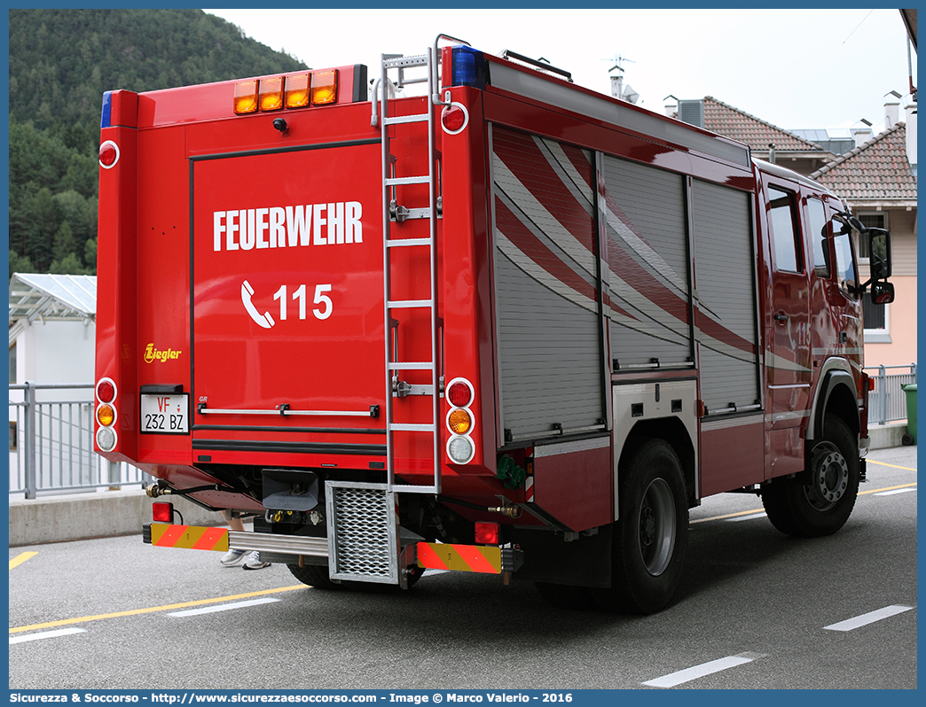 VF 232 BZ
Vigili del Fuoco Volontari Rio di Pusteria
Freiwillige Feuerwehr Mühlbach
Volvo FM 420 4x4 II serie
Allestitore Ziegler Italiana GmbH
Parole chiave: VFV;V.F.V.;Vigili;Fuoco;Volontari;Freiwillige;Feuerwehr;Rio;di;Pusteria;Mühlbach;Volvo;FM;420;4x4;Ziegler