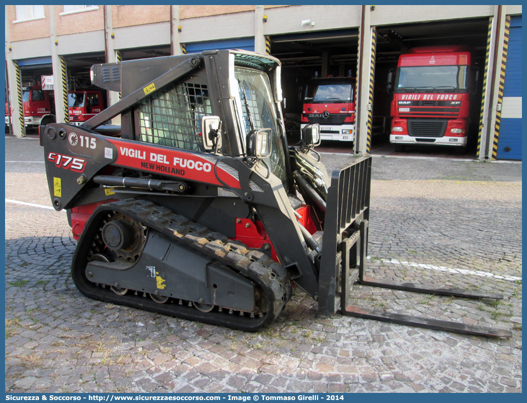 VF 25726
Corpo Nazionale Vigili del Fuoco
New Holland C175
Parole chiave: VVF;V.V.F.;Corpo;Nazionale;Vigili;del;Fuoco;New;Holland;C175