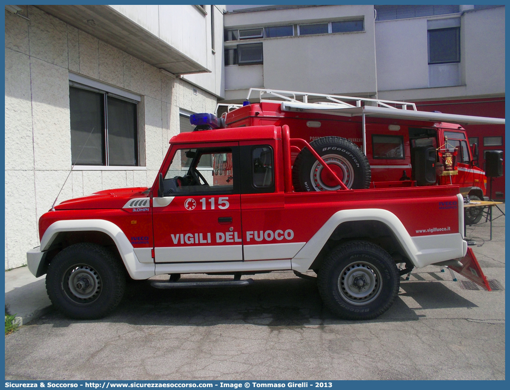 VF 25755
Corpo Nazionale Vigili del Fuoco
Iveco Massif
Parole chiave: VVF;V.V.F.;Corpo;Nazionale;Vigili;del;Fuoco;Iveco;Massif