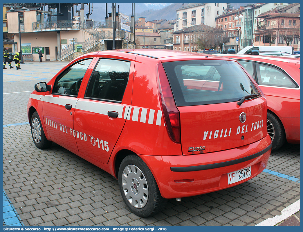 VF 25786
Corpo Nazionale Vigili del Fuoco
Fiat Punto Classic
Parole chiave: VVF;V.V.F.;Corpo;Nazionale;Vigili;del;Fuoco;Fiat;Punto