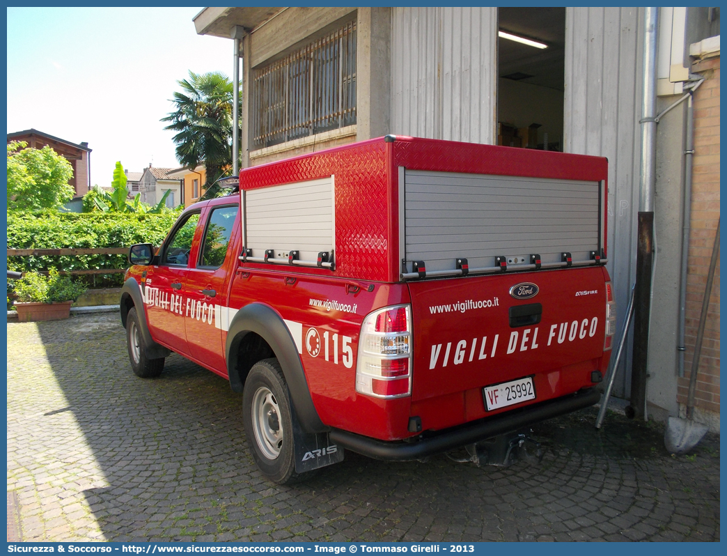 VF 25992
Corpo Nazionale Vigili del Fuoco
Ford Ranger III serie
Allestitore Aris S.p.A.
Parole chiave: VVF;V.V.F.;Corpo;Nazionale;Vigili;del;Fuoco;Ford;Ranger;Aris