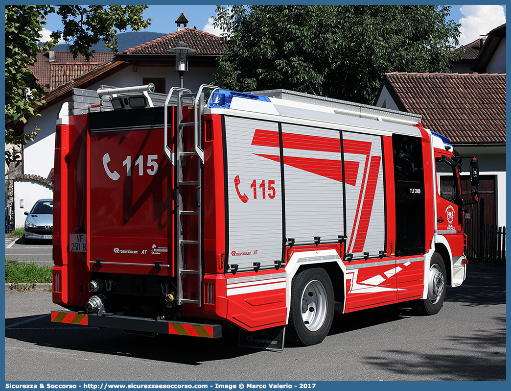 VF 25D BZ
Vigili del Fuoco Volontari Cornaiano-Colterenzio
Freiwillige Feuerwehr Girlan-Schreckbichl
Mercedes Benz Atego 1329 II serie
Allestitore Brandschutz S.r.l.
Parole chiave: VFV;V.F.V.;Vigili;Fuoco;Volontari;Freiwillige;Feuerwehr;Cornaiano;Colterenzio;Girlan;Schreckbichl;Mercedes;Benz;Atego;1329;Brandschutz