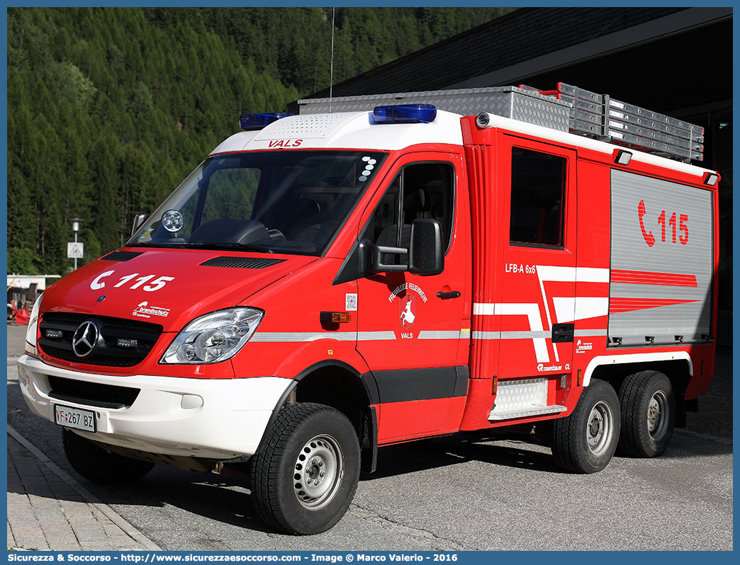 VF 267 BZ
Vigili del Fuoco Volontari Valles
Freiwillige Feuerwehr Vals
Mercedes Benz Sprinter II serie
Allestitore Rosenbauer Brandschutz GmbH
Parole chiave: VFV;V.F.V.;Vigili;Fuoco;Volontari;Freiwillige;Feuerwehr;Valles;Vals;Mercedes;Benz;Sprinter;Rosenbauer;Brandschutz