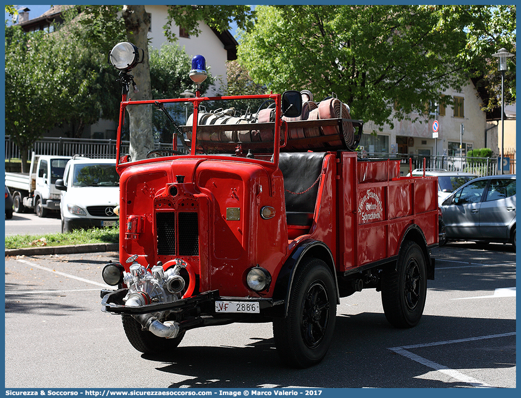 VF 2886
Vigili del Fuoco Volontari Cornaiano-Colterenzio
Freiwillige Feuerwehr Girlan-Schreckbichl
SPA 39
Parole chiave: VFV;V.F.V.;Vigili;Fuoco;Volontari;Freiwillige;Feuerwehr;Cornaiano;Colterenzio;Girlan;Schreckbichl;SPA;39