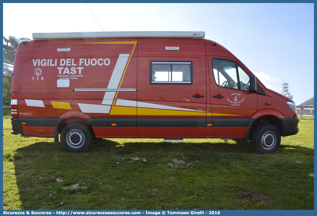 VF 4J5TN
Unione Distrettuale di Fiemme
Mercedes Benz Sprinter II serie restyling
TAST - Technical Assistance Support Team
Allestitore DiviTec S.r.l.
Parole chiave: VF;V.F.;Vigili;del;Fuoco;Unione;Distrettuale;Fiemme;Mercedes;Benz;Sprinter;TAST;Technical;Assistance;Support;Team;DiviTec