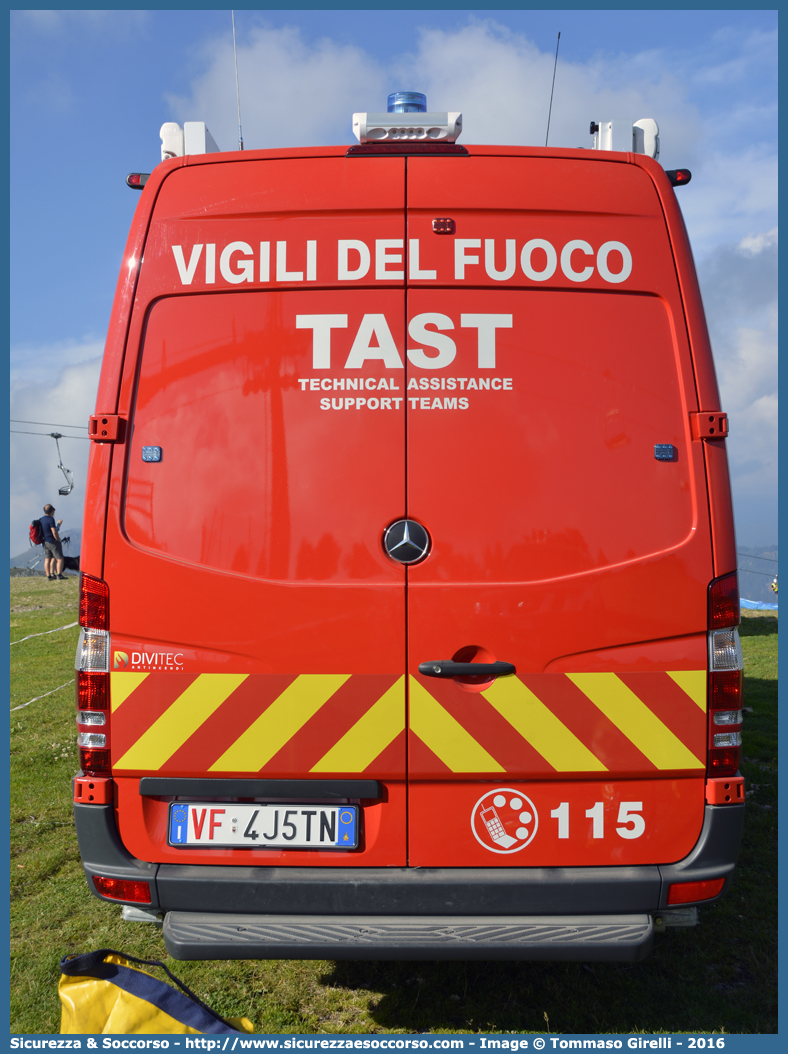 VF 4J5TN
Unione Distrettuale di Fiemme
Mercedes Benz Sprinter II serie restyling
TAST - Technical Assistance Support Team
Allestitore DiviTec S.r.l.
Parole chiave: VF;V.F.;Vigili;del;Fuoco;Unione;Distrettuale;Fiemme;Mercedes;Benz;Sprinter;TAST;Technical;Assistance;Support;Team;DiviTec