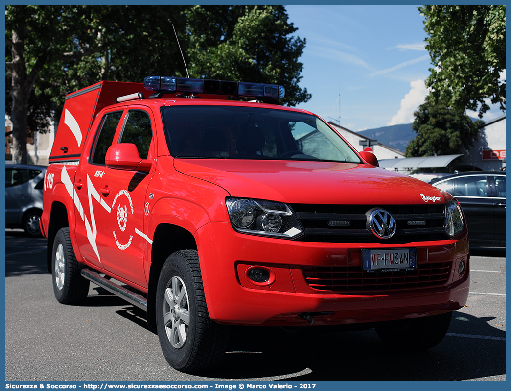 VF FW3AN
Vigili del Fuoco Volontari Cornaiano-Colterenzio
Freiwillige Feuerwehr Girlan-Schreckbichl
Volkswagen Amarok
Allestitore Ziegler Italiana GmbH
Parole chiave: VFV;V.F.V.;Vigili;Fuoco;Volontari;Freiwillige;Feuerwehr;Cornaiano;Colterenzio;Girlan;Schreckbichl;Volkswagen;Amarok;Ziegler