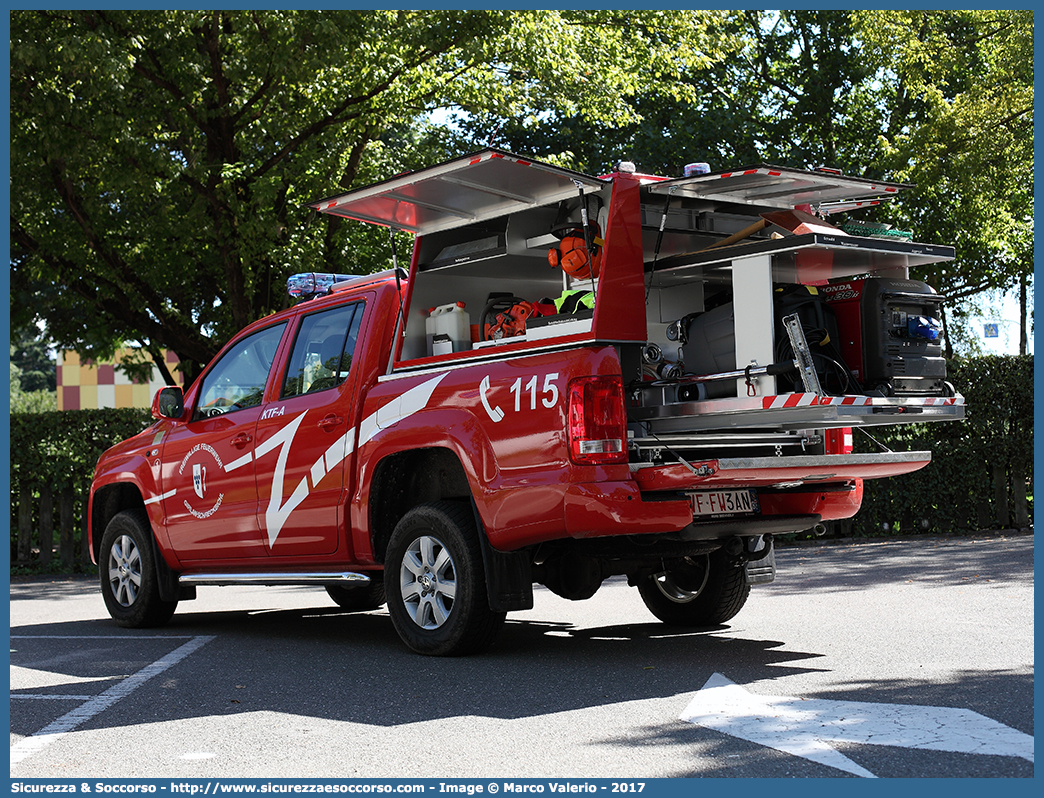 VF FW3AN
Vigili del Fuoco Volontari Cornaiano-Colterenzio
Freiwillige Feuerwehr Girlan-Schreckbichl
Volkswagen Amarok
Allestitore Ziegler Italiana GmbH
Parole chiave: VFV;V.F.V.;Vigili;Fuoco;Volontari;Freiwillige;Feuerwehr;Cornaiano;Colterenzio;Girlan;Schreckbichl;Volkswagen;Amarok;Ziegler