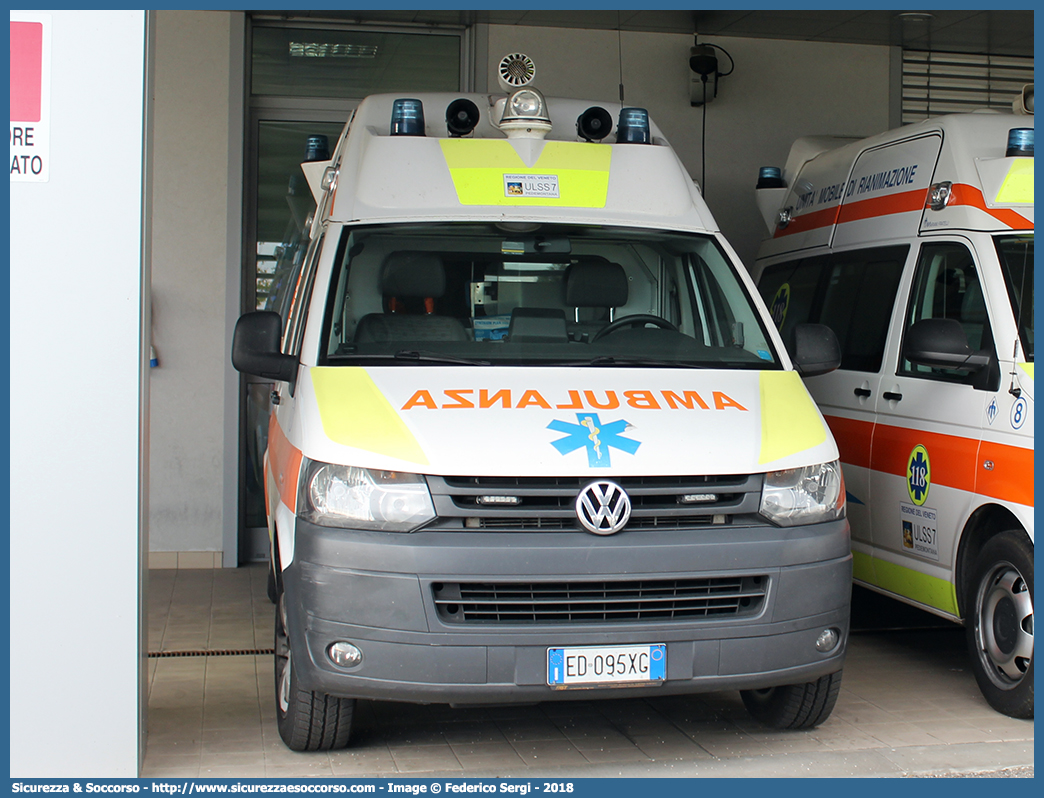 7
SUEM 118 Alto Vicentino
Azienda ULSS 7 - Pedemontana
Santorso
Volkswagen Transporter T5 restyling
Allestitore Vision S.r.l.
Parole chiave: 118;SUEM;S.U.E.M.;Alto;Vicentino;Vicenza;Ambulanza;Autoambulanza;Volkswagen;Transporter;T5;Vision