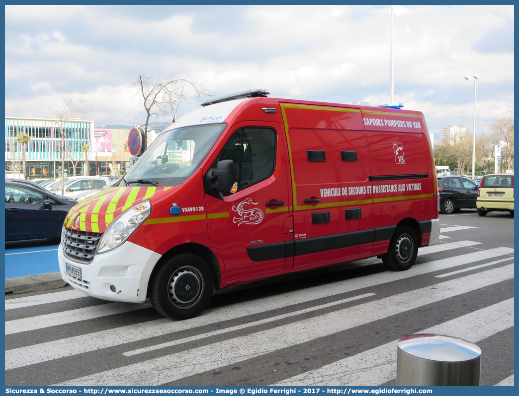 VSAV - 0128
République Française
La Seyne
Véhicule de Secours et d'Assistance aux Victimes
Renault Master IV generation
Conversion by Petit by Gruau
Parole chiave: République;Française;SDIS;S.D.I.S.;Service;Départemental;Incendie;Secours;83;La;Seyne;VSAV;Véhicule;de;Secours;et;d&#039;Assistance;aux;Victimes;Renault;Master;Gruau;Petit