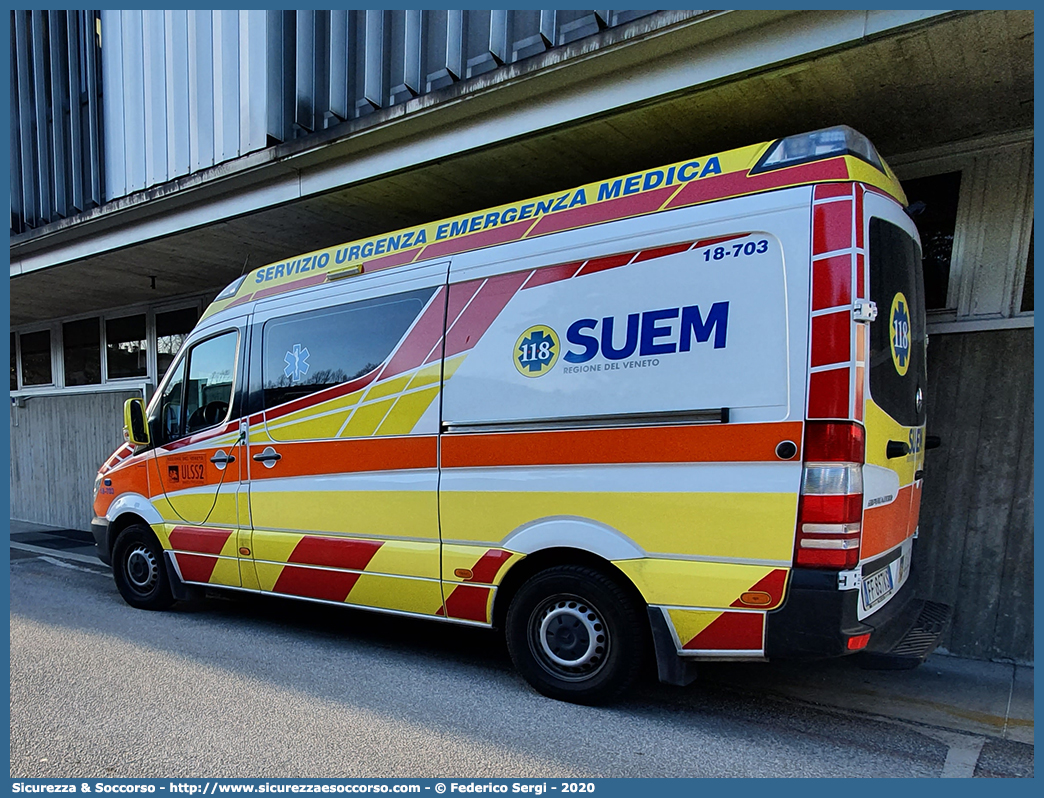 18703
118 Treviso Emergenza
ULSS 2 Marca Trevigiana
Mercedes Benz Sprinter II serie restyling
Allestitore Pam Mobility S.r.l.
Parole chiave: 118;Treviso;Emergenza;SUEM;S.U.E.M.;Ambulanza;Mercedes;Benz;Sprinter;Marca;Trevigiana;ULSS;2;Pam Mobility