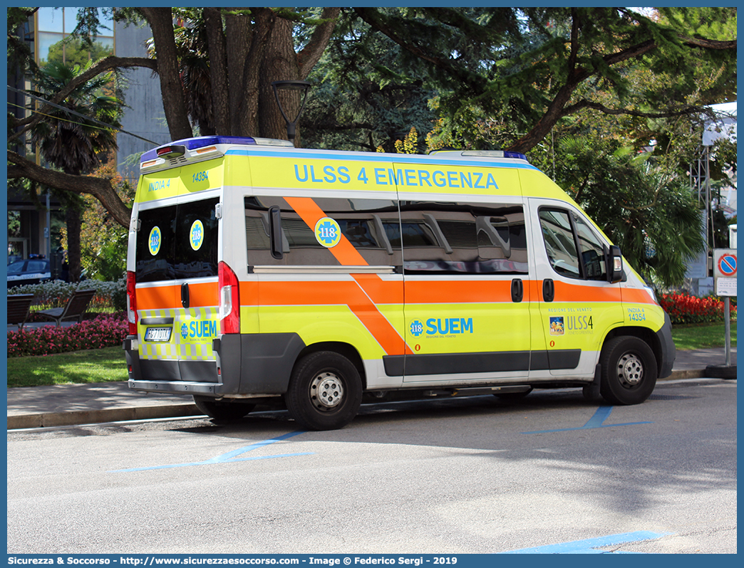 INDIA 4
SUEM 118 Jesolo Emergenza
Azienda ULSS 4 - Veneto Orientale
Jesolo
Fiat Ducato III serie restyling
Allestitore Pam Mobility S.r.l.
Parole chiave: 118;SUEM;Jesolo;Emergenza;Ambulanza;Autoambulanza;Fiat;Ducato;X290;Pam;Mobility