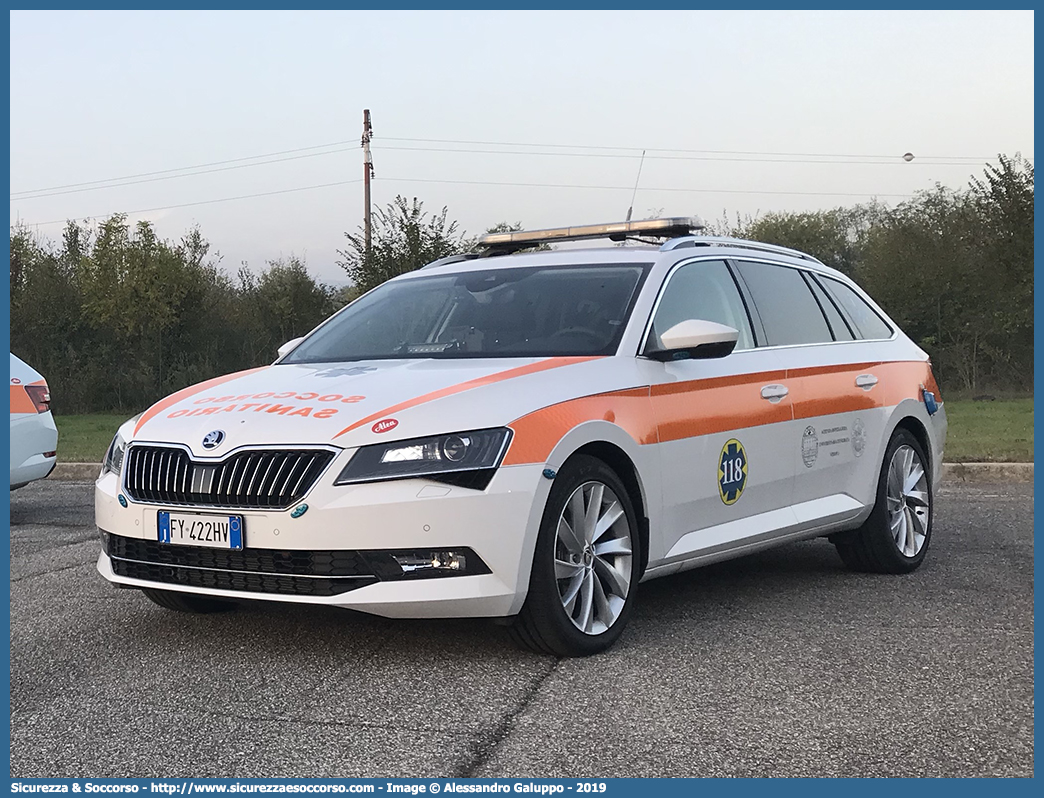 1004
SUEM 118 Verona Emergenza
Azienda ULSS 9 - Scaligera
Skoda Superb III serie
Allestitore Alea Italia S.r.l.
Parole chiave: 118;Verona;Emergenza;SUEM;S.U.E.M.;Automedica;Skoda;Superb;Alea