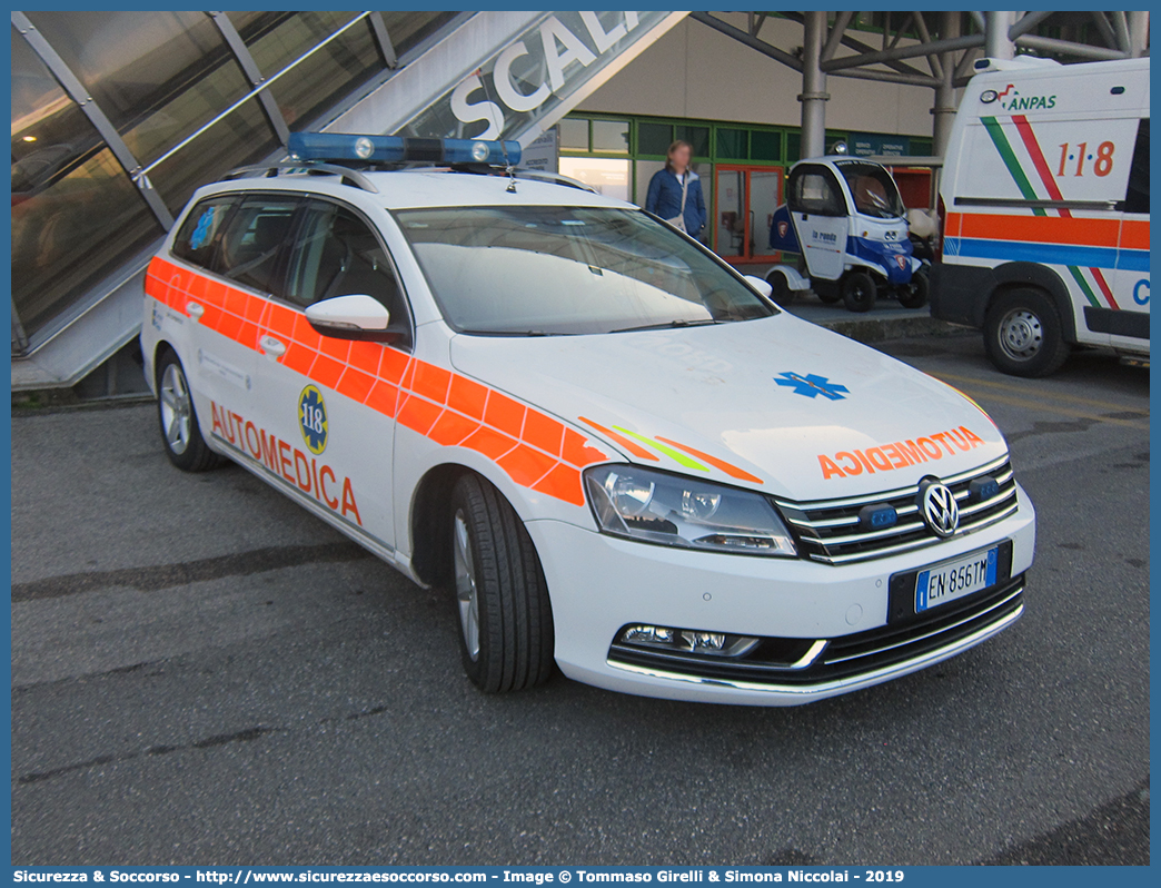 ALFA MIKE 01
SUEM 118 Verona Emergenza
Azienda ULSS 9 - Scaligera
Volkswagen Passat Variant V serie
Allestitore Polar Special Car S.n.c.
(variante)
Parole chiave: 118;Verona;Emergenza;SUEM;S.U.E.M.;Automedica;Volkswagen;Passat;Variant;Polar Special Car