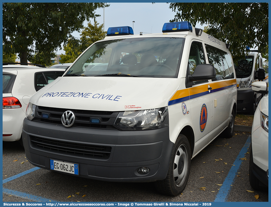 -
Protezione Civile
Prociv Italia
Coordinamento Regionale Veneto
Volkswagen Transporter T5 restyling
Allestitore Kofler Fahrzeugbau S.n.c.
Parole chiave: PC;P.C.;Protezione;Civile;Prociv;Italia;Coordinamento;Regionale;Veneto;Volkswagen;Transporter;T5;Kofler;Fahrzeugbau