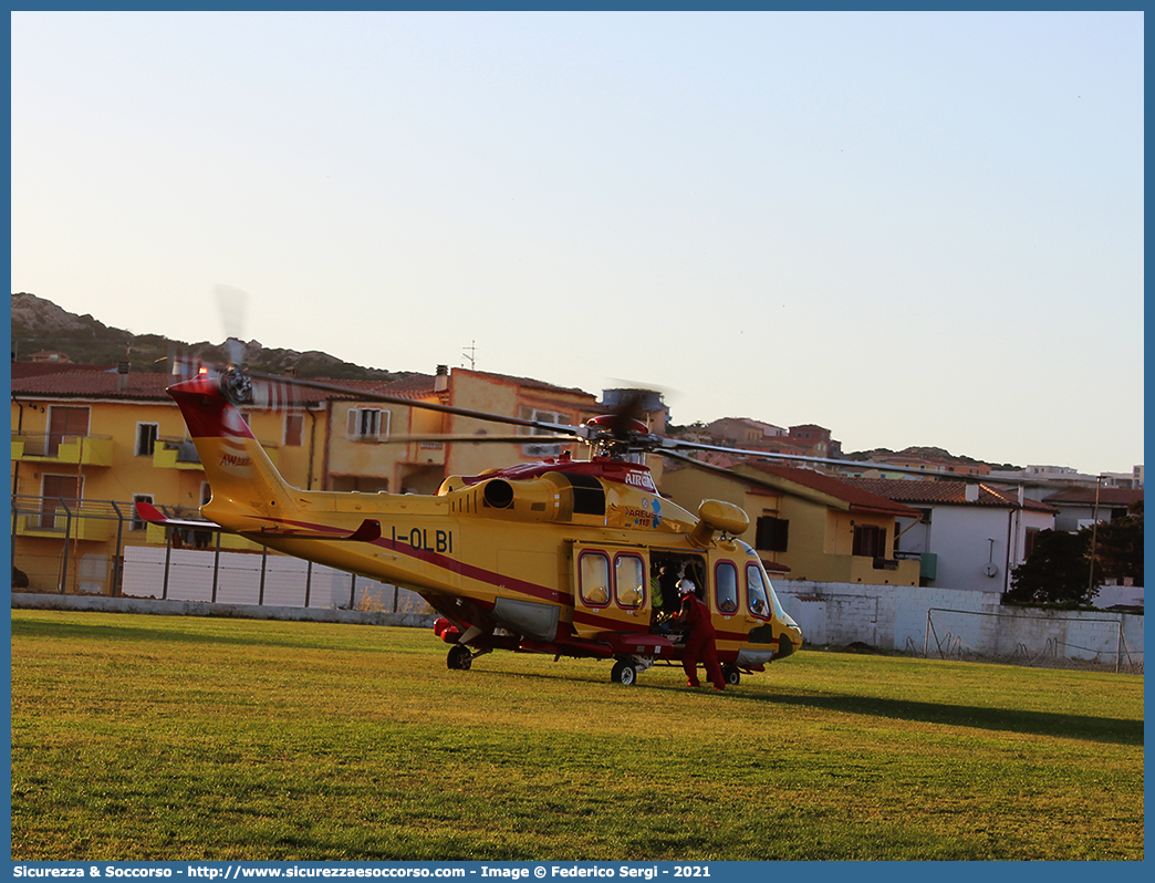 I-OLBI
118 Regione Sardegna
Agusta Westland AW139
Base di Olbia
ECHO LIMA 1
Parole chiave: 118;Regione;Sardegna;AREUS;A.R.E.U.S.;Airbus;Helicopters;Agusta;Westland;AW139;Olbia;Elicottero;Elisoccorso