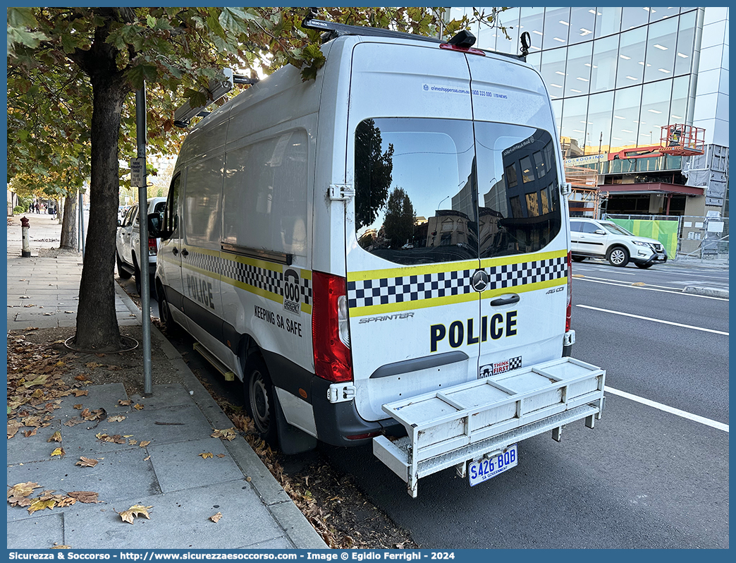 -
Commonwealth of Australia
South Australia Police
Mercedes Benz Sprinter II generation facelift
Parole chiave: Commonwealth;South;Australia;Police;Mercedes;Benz;Sprinter