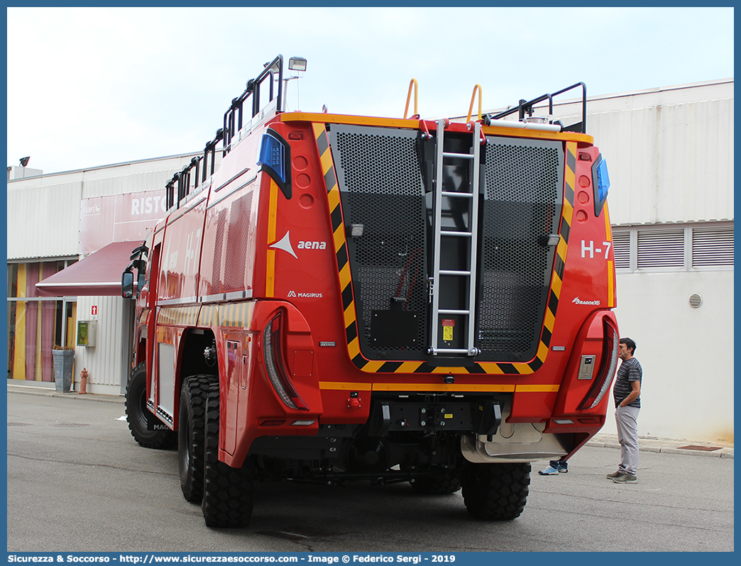 H-7
Reino de España
Aena S.A. Bomberos
Magirus Dragon X6 II generation
Parole chiave: Reino;de;España;Spain;Aena;Aeropuertos;Españoles;y;Navegación;Aérea;Magirus;Dragon;X6