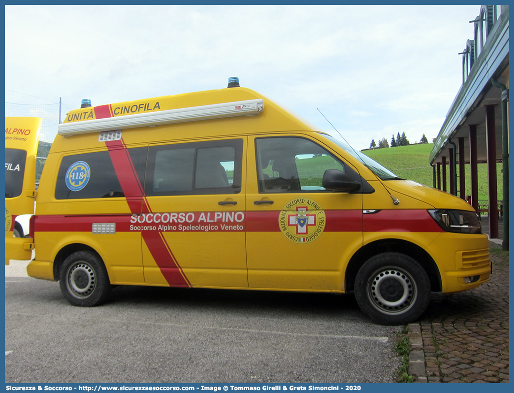 -
Corpo Nazionale
Soccorso Alpino e Speleologico
Regione Veneto
Volkswagen Transporter T6
Parole chiave: CNSAS;C.N.S.A.S.;Corpo;Nazionale;Soccorso;Alpino;Speleologico;Regione;Veneto;Volkswagen;Transporter;T6;Unità;Cinofila;Cinofili