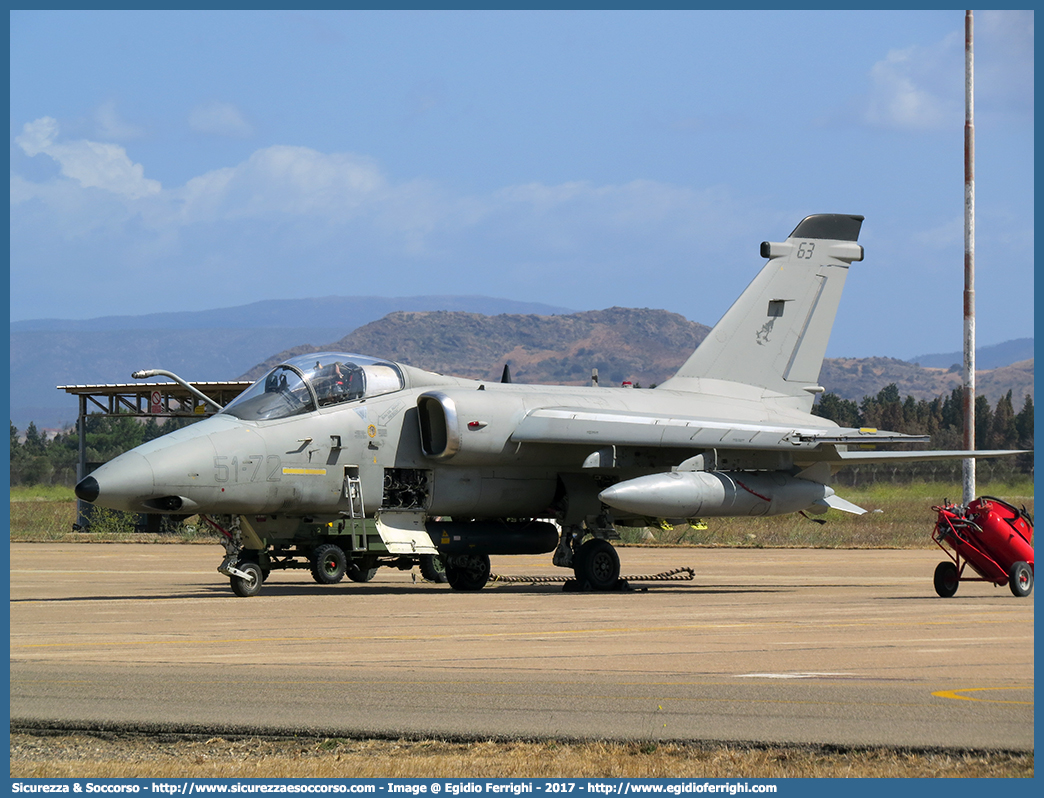 MM7163 / 51-72
Aeronautica Militare Italiana
Aeritalia Macchi Experimental AMX "Ghibli"
Parole chiave: A.M.I.;AMI;Aeronautica;Militare;Italiana;Aeritalia;Macchi;Experimental;AMX;Ghibli