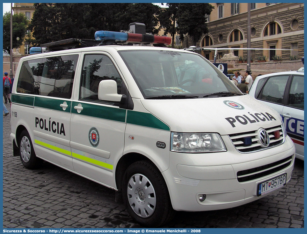 -
Slovenská republika
Policajný zbor Slovenskej republiky
Volkswagen Transporter T5
Parole chiave: Slovenská;republika;Policajný zbor;Policia;Volkswagen;Transporter;T5