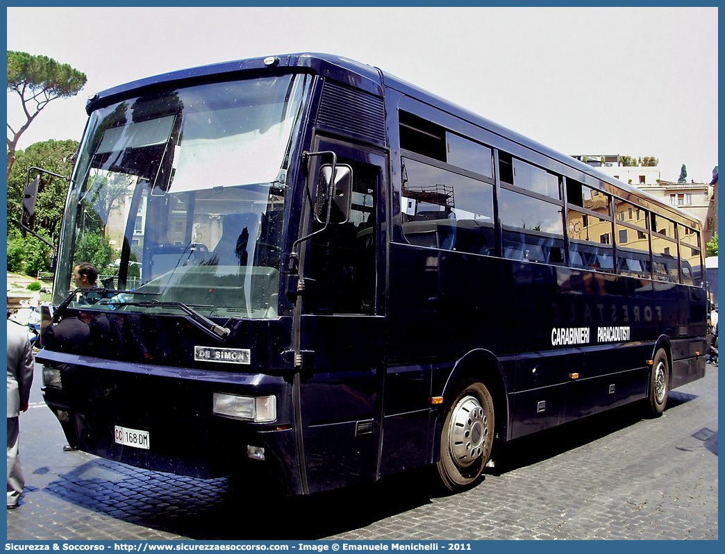 CC 168DM
Arma dei Carabinieri
1° Reggimento Carabinieri "Tuscania"
Scania De Simon LL30
Parole chiave: CC;C.C.;Arma;dei;Carabinieri;Reggimento;Paracadutisti;Tuscania;Scania;De Simon;LL30