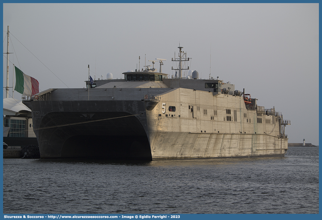 LPD-14 "USS Trenton"
United States of America
United States Navy
Austin-class Amphibious Transport Dock
Parole chiave: USA;U.S.A.;United;States;America;Navy;USN;U.S.N.;LPD-14;USS;Trenton;Austin-class;Amphibious;Transport;Dock