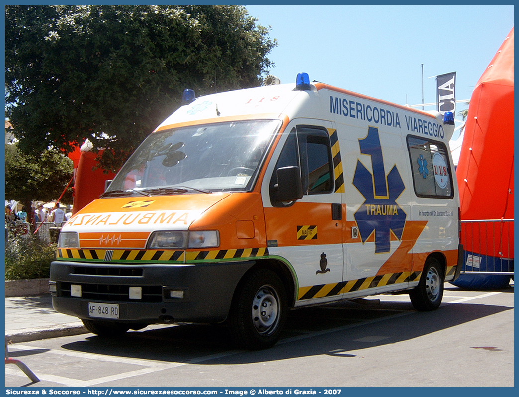 MA 01 07
Misericordia di Viareggio
Fiat Ducato II serie
Parole chiave: Misericordie;Misericordia;Ambulanza;Autoambulanza;Viareggio;Fiat;Ducato