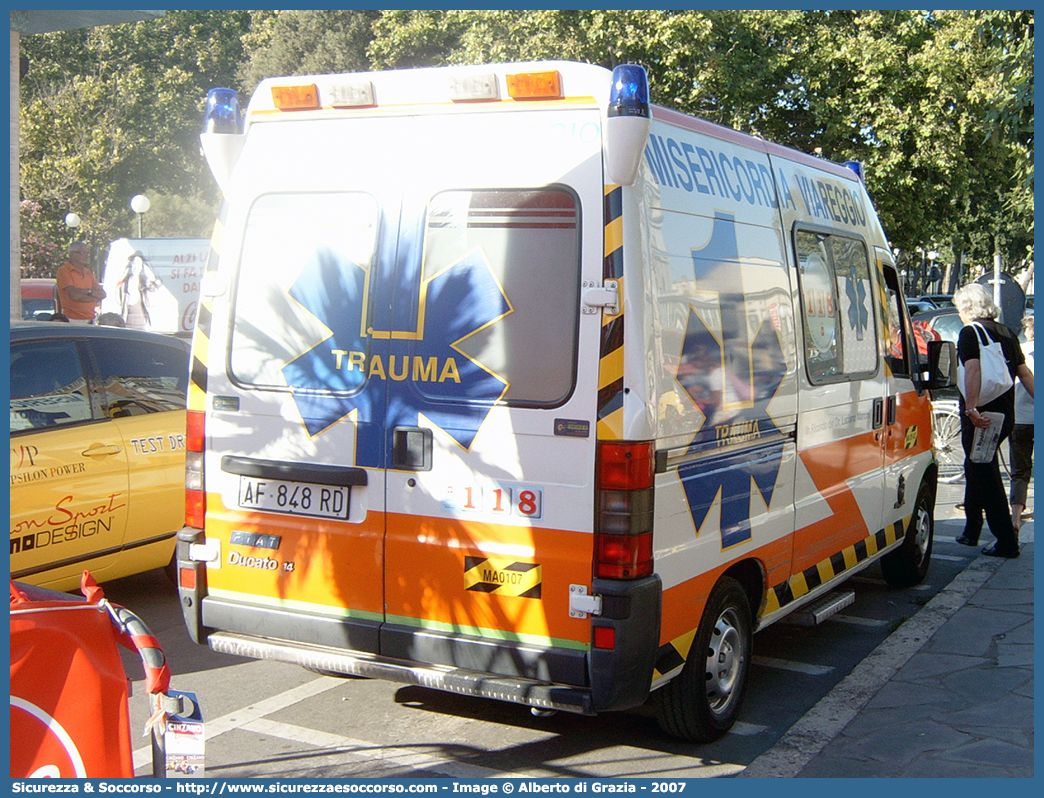 MA 01 07
Misericordia di Viareggio
Fiat Ducato II serie
Parole chiave: Misericordie;Misericordia;Ambulanza;Autoambulanza;Viareggio;Fiat;Ducato