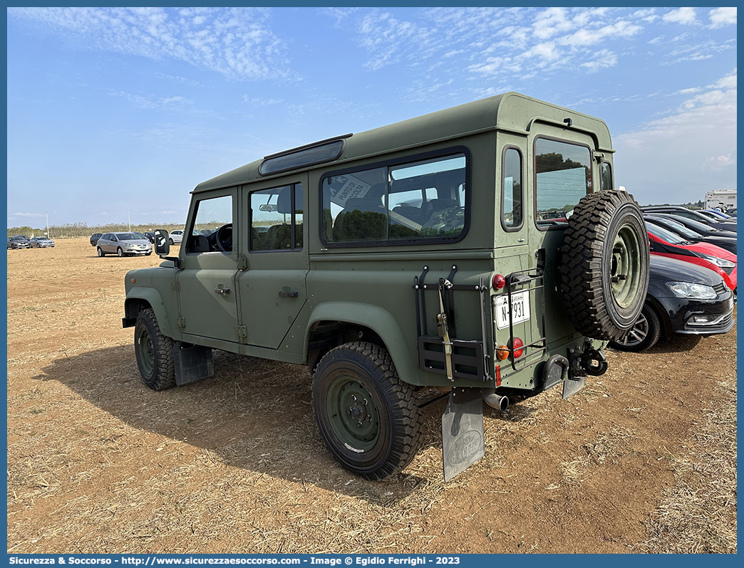 AFI N7931
United States Air Force
Land Rover Defender 110
Parole chiave: AFI;A.F.I.;Allied;Force;Italy;USAF;U.S.A.F.;United;States;Air;Force;Land Rover;Defender;110