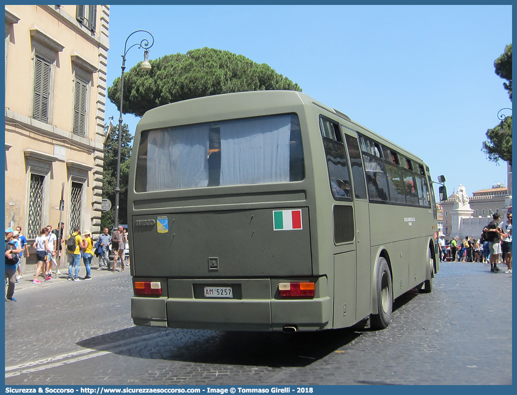 AM 5257
Aeronautica Militare Italiana
Iveco 370S
Parole chiave: AMI;A.M.I.;Aeronautica;Militare;Italiana;Iveco;370