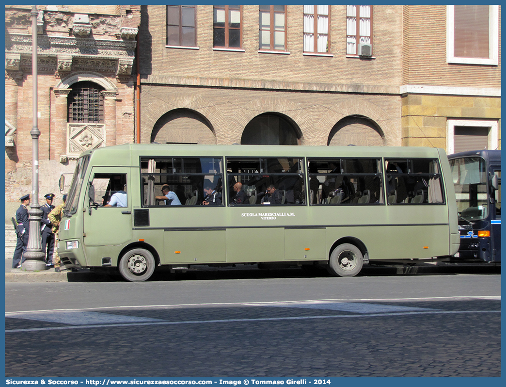 AM AK199
Aeronautica Militare Italiana
Iveco Cacciamali 100E18
Scuola Marescialli AM
Viterbo
Parole chiave: AMI;A.M.I.;Aeronautica;Militare;Italiana;Iveco;Cacciamali;100E18