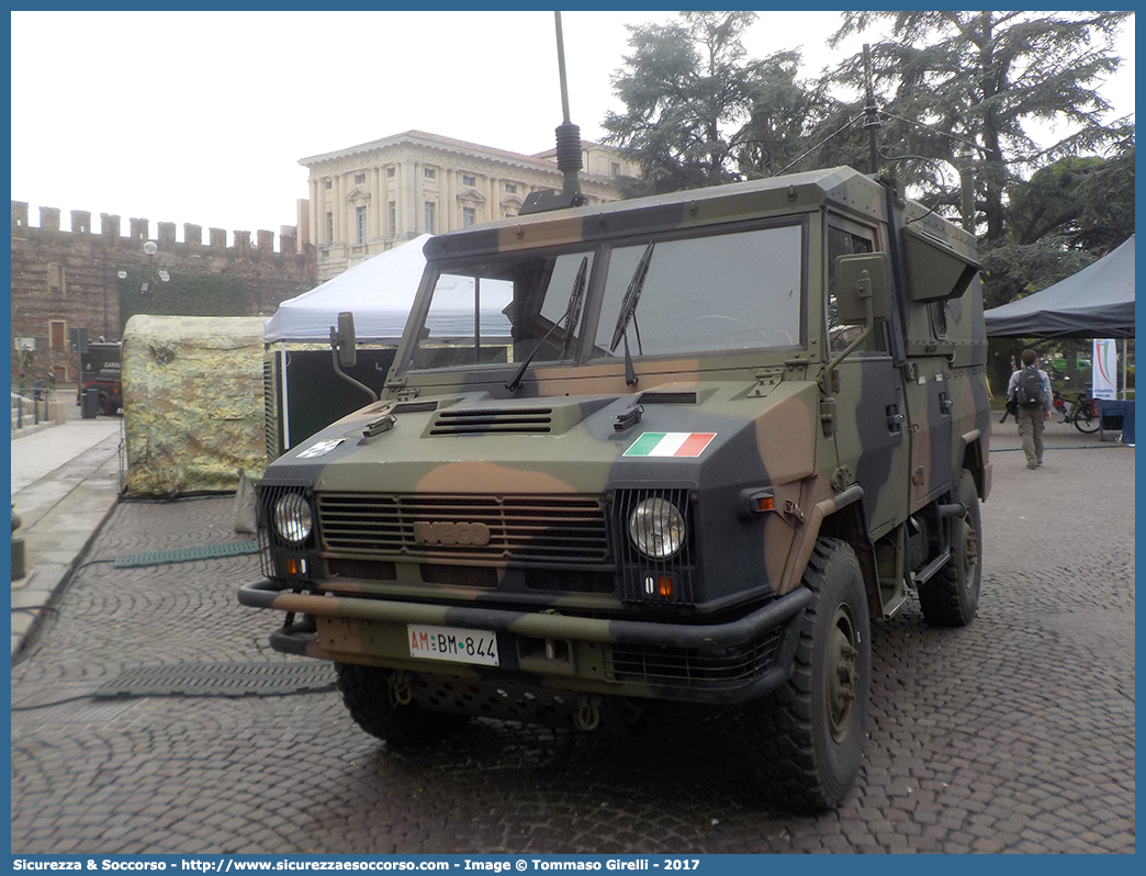 AM BM844
Aeronautica Militare Italiana
Iveco VM90
Posto Comando
Parole chiave: AMI;A.M.I.;Aeronautica;Militare;Italiana;Iveco;VM;90;VM90;Posto;Comando