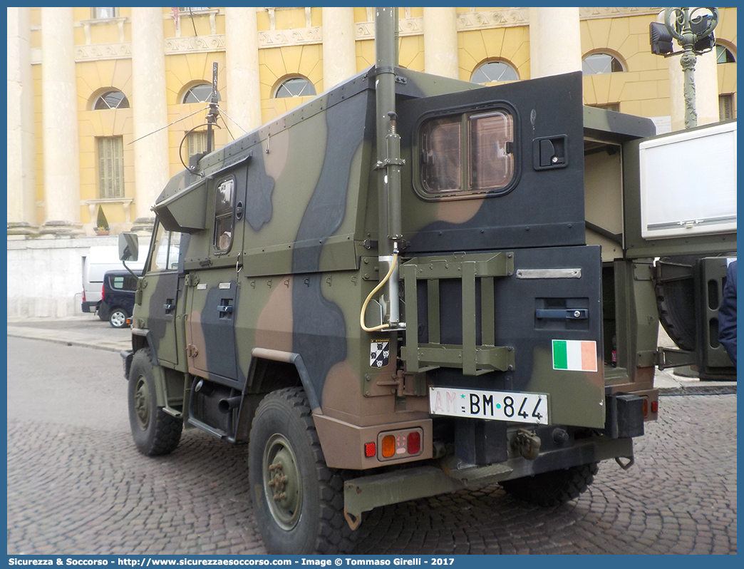 AM BM844
Aeronautica Militare Italiana
Iveco VM90
Posto Comando
Parole chiave: AMI;A.M.I.;Aeronautica;Militare;Italiana;Iveco;VM;90;VM90;Posto;Comando