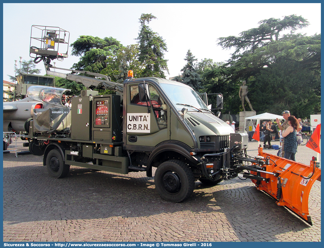 AM CM433
Aeronautica Militare Italiana
Nucleo C.B.R.N.
Bremach T-Rex
Allestitore Cristanini S.p.A.
(variante)
Parole chiave: AM;A.M.I.;AMI;Aeronautica;Militare;Italiana;Nucleo;C.B.R.N.;CBRN;NBCR;N.B.C.R.;Bremach;T-Rex;TRex;T;Rex;Cristanini