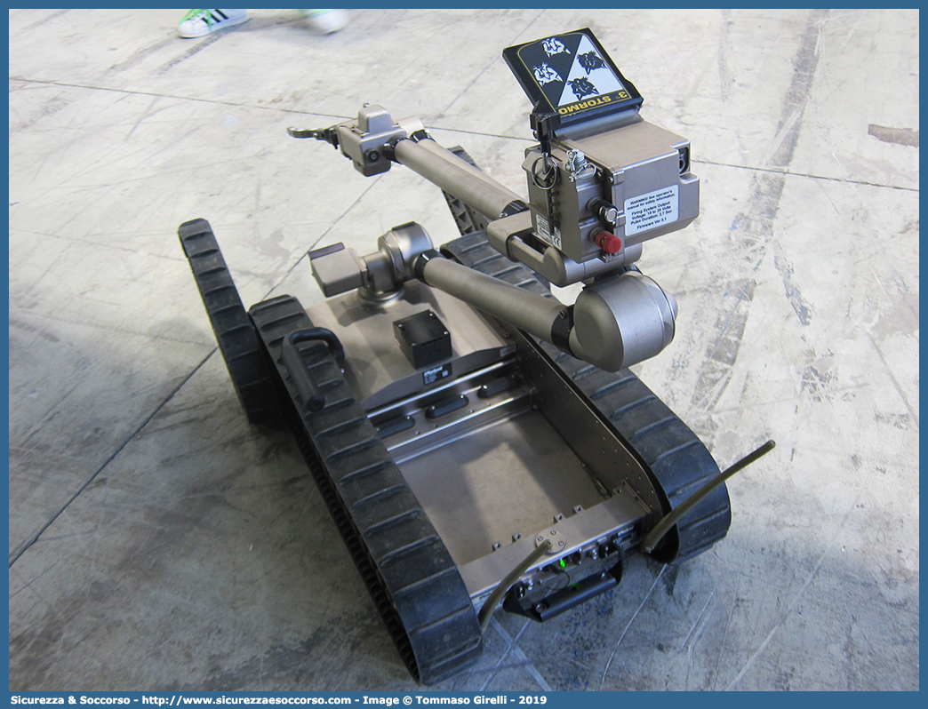 -
Aeronautica Militare Italiana
ROV - Remote Control Vehicle
iRobot 510 PackBot
Parole chiave: AMI;A.M.I.;Aeronautica;Militare;Italiana;Artificieri;Eod;E.O.D.;iRobot;510;PackBot