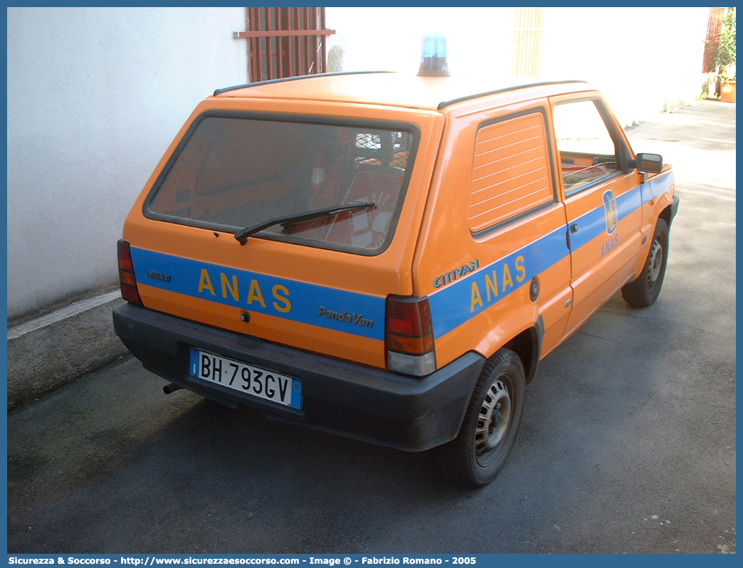 -
ANAS
Fiat Panda Van II serie
Parole chiave: ANAS;A.N.A.S.;Azienda;Nazionale;Autonoma;Strade;Statali;Fiat;Panda;Van