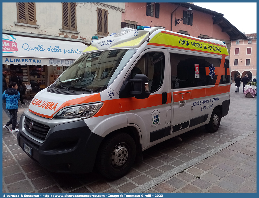 137
Croce Bianca di Brescia
Fiat Ducato III serie restyling
Allestitore Ambitalia S.p.A.
Parole chiave: Croce;Bianca;Brescia;Fiat;Ducato;Ambulanza;Autoambulanza;Ambitalia