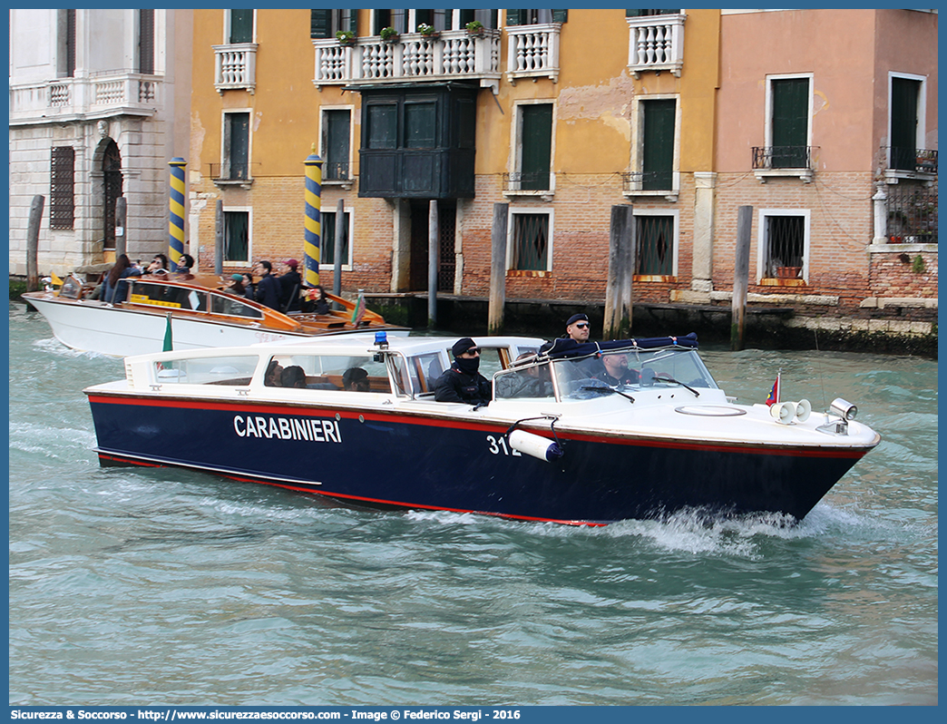 312
Arma dei Carabinieri
Reparto Operativo Nucleo Natanti
Imbarcazioni Classe 300 I serie
Parole chiave: CC;C.C.;Arma;Carabinieri;Imbarcazioni;Classe;300;Trasporto;Reparto;Operativo;Nucleo;Natanti;RONN;R.O.N.N.